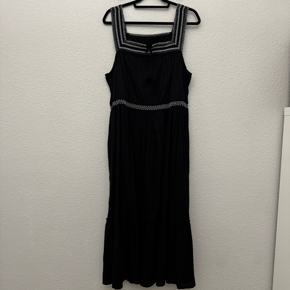 Old Navy Sleeveless Waist Defined Embroidered Clip Dot Maxi Dress Black NWT - Picture 2 of 16
